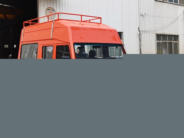 北京勇士高頂運兵車